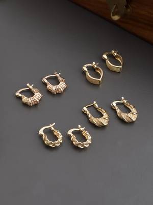 Gold earrings 1