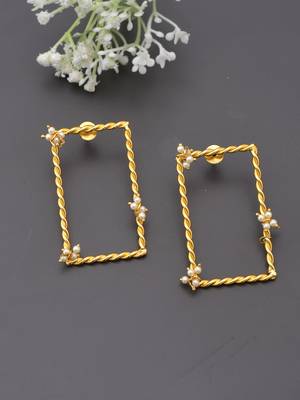 Gold earrings 1