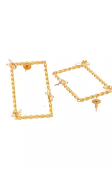 Gold earrings