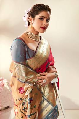 Pink woven silk saree with blouse 3