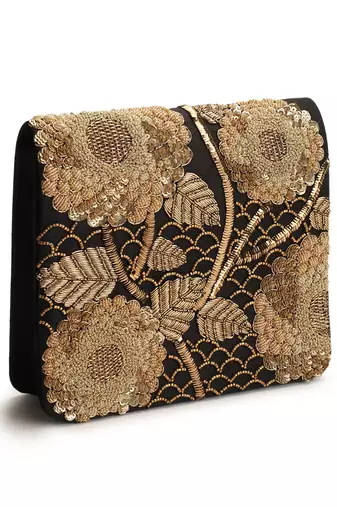 Sazee flap clutch