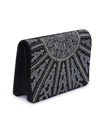 Sparkling black clutch 3