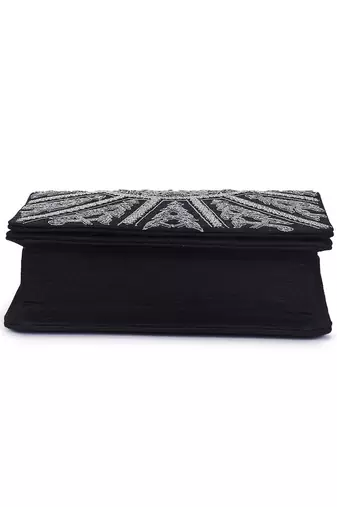 Sparkling black clutch