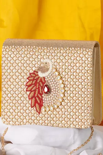 Mayuraa clutch