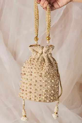 Sweet pearls potli