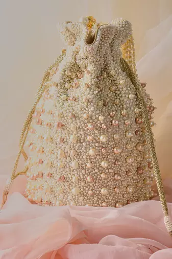 Sweet pearls potli