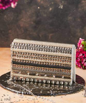 Sequcee clutch 1