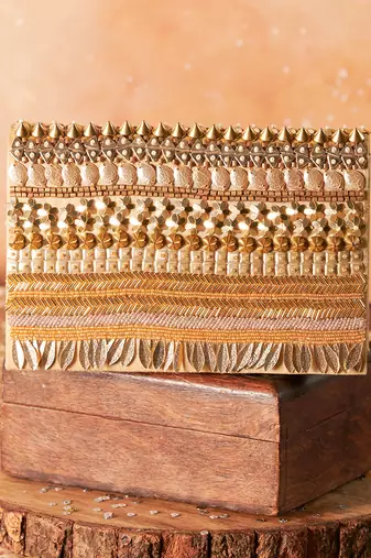 Unnati clutch