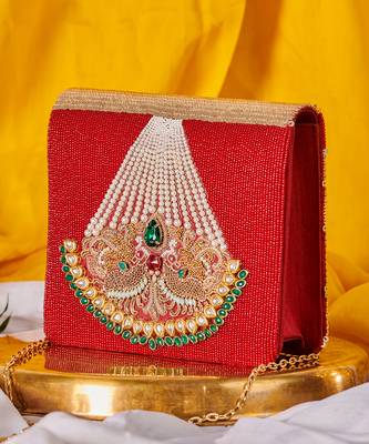 Aveera clutch 1