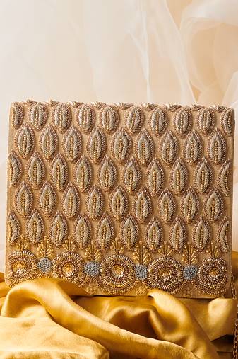 Anaayera clutch