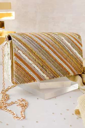 Farnama clutch