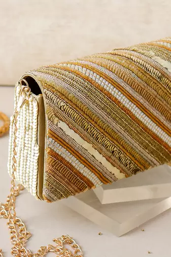 Farnama clutch