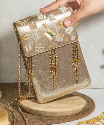 Nagma clutch 1