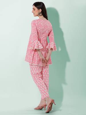 Coral White Floral Jaipuri Printed Cotton Tunic With Pant 2