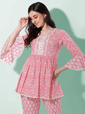 Coral White Floral Jaipuri Printed Cotton Tunic With Pant 3