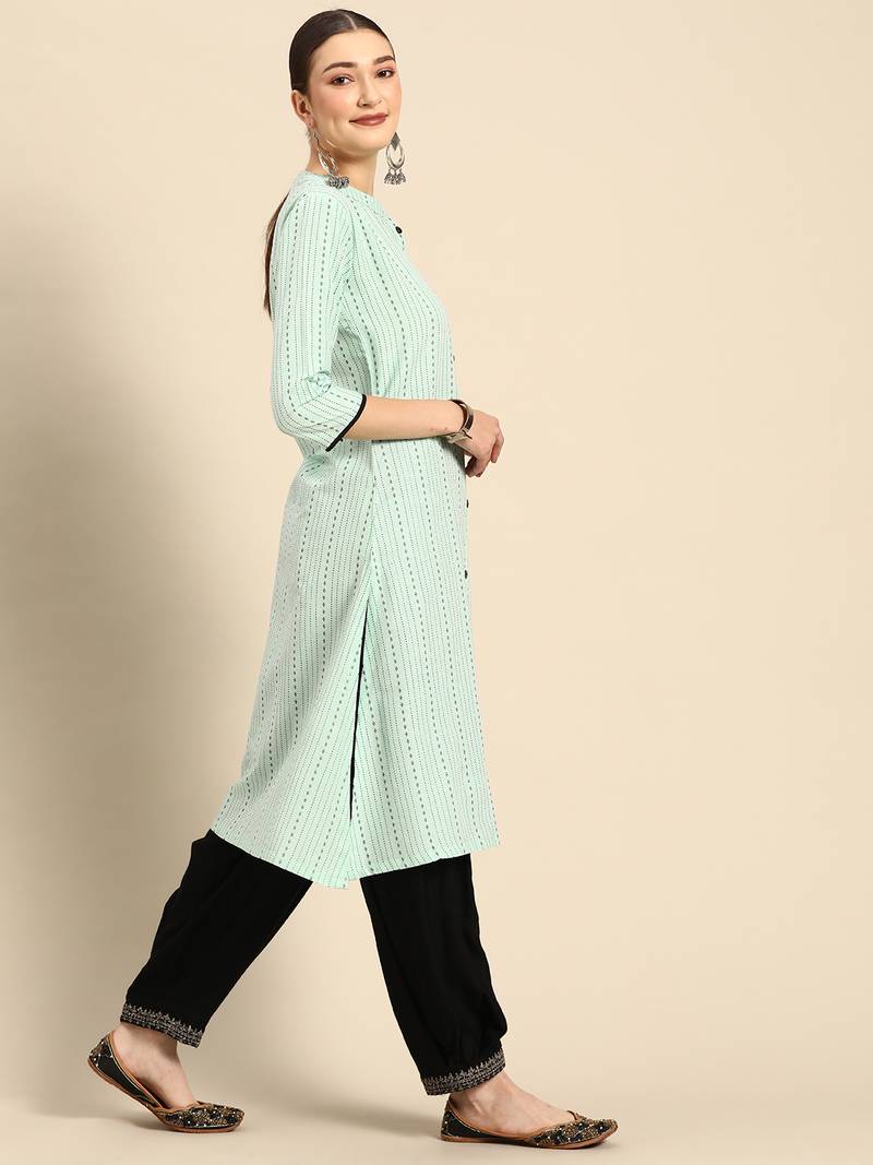 Mohvogue Women's Green Woven Design Cotton Blend Kurta.