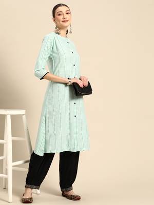 Mohvogue Women's Green Woven Design Cotton Blend Kurta. 4