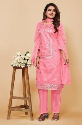 Women's Pink Ethnic Motifs Printed Chanderi Cotton Kurta with Trousers And With Dupatta. 1