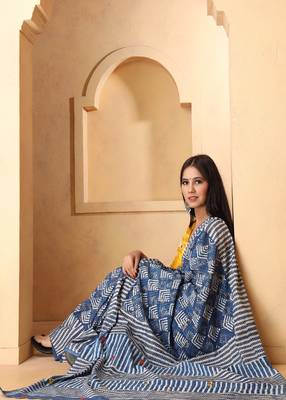 Rina Indigo Dabu Print Cotton Saree with Blouse 3