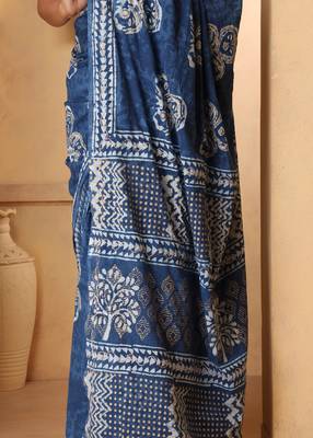 Riya Indigo Dabu Print Cotton Saree with Blouse 5