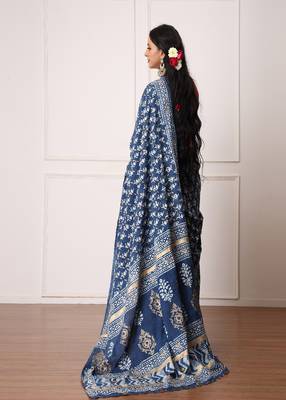 Ruby Indigo Dabu Print Cotton Saree with Blouse 5