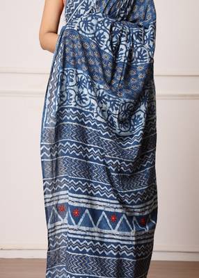 Navya Indigo Dabu Print Cotton Saree with Blouse 3
