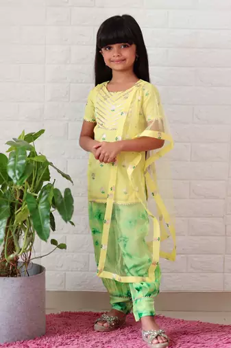 Chanderi Kurta with Batik Print Dhoti
