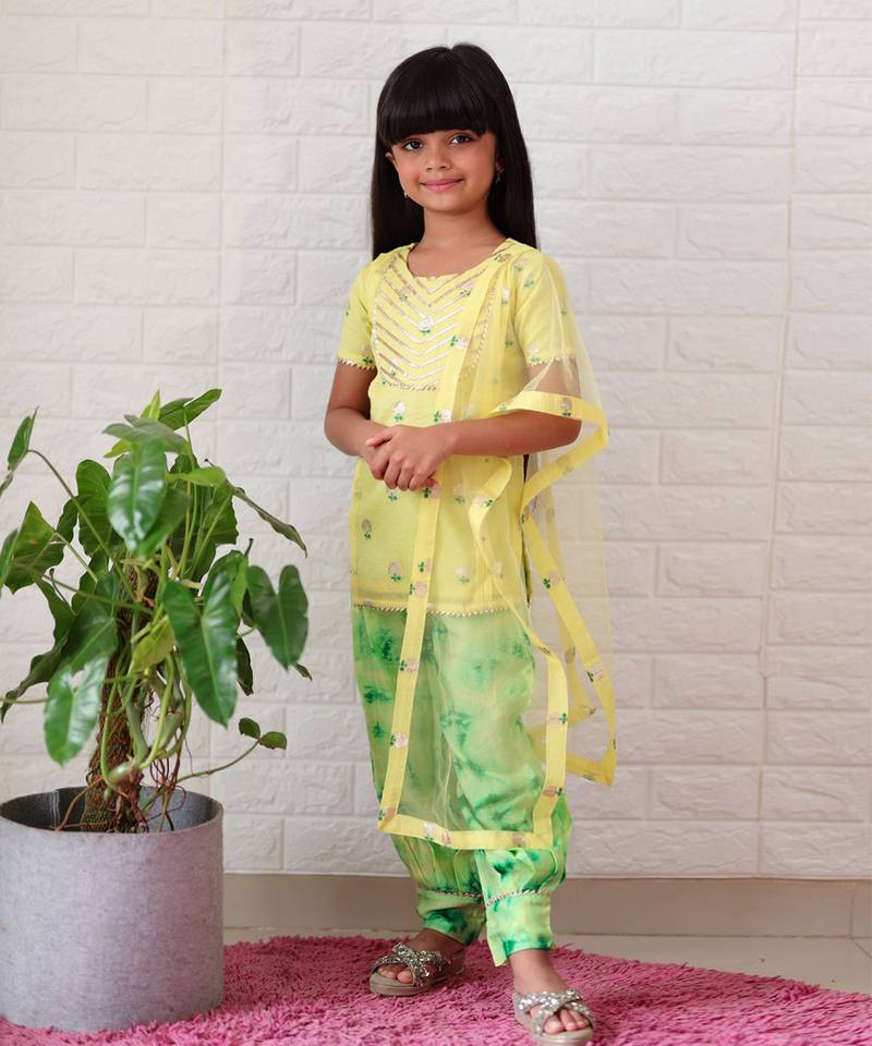 Chanderi Kurta with Batik Print Dhoti
