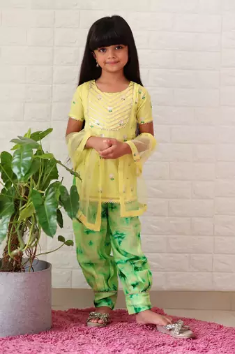 Chanderi Kurta with Batik Print Dhoti