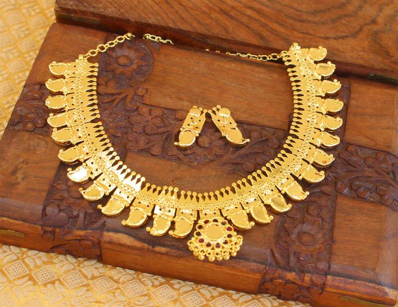 Mango Kerala Traditional multi colour palakka necklace with screw back earrings