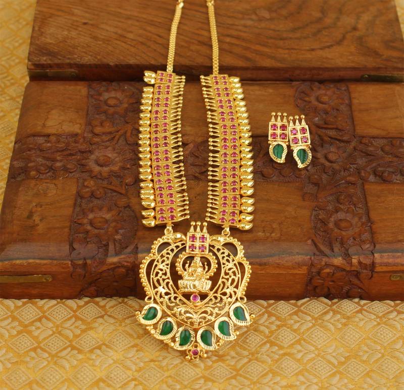 Kerala traditional Palakka  Temple  mango necklace with screw back earrings