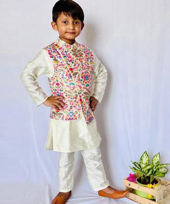 Kurta with stylish embroidered Bandi 1