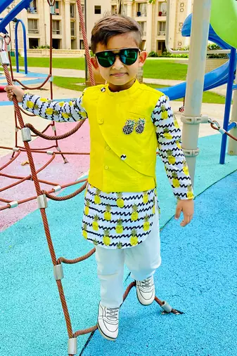 Pineapple Print Round Cut Kurta with Bandi