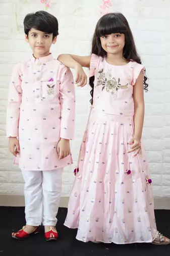 Kurta with stylish embroidered Bandi