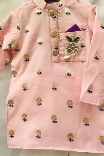 Kurta with stylish embroidered Bandi
