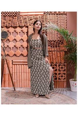 Printed Fusion Set With Cape In Grey 1
