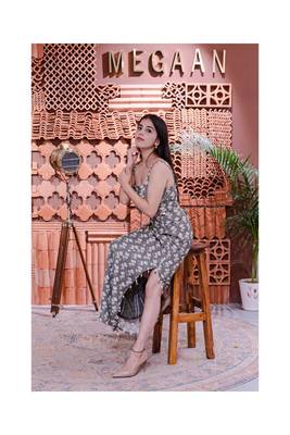 Printed Fusion Set With Cape In Grey 5