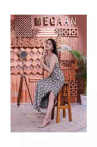 Printed Fusion Set With Cape In Grey