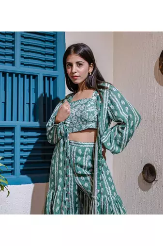 Printed Fusion Set With Cape In Green