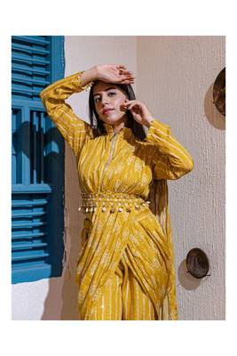 Printed Fusion Set In Mustard 1