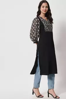 MATINE Women Black Designer Yoke Kurti