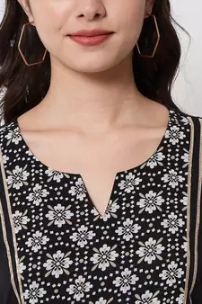 MATINE Women Black Designer Yoke Kurti