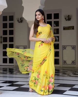 Petunia Handpainted Chiffon Saree with Blouse 3