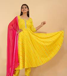 Shri Krishna Fabric INDI Lehriya Stripe Printed Anarkali Kurti With Pant & Dupatta Set