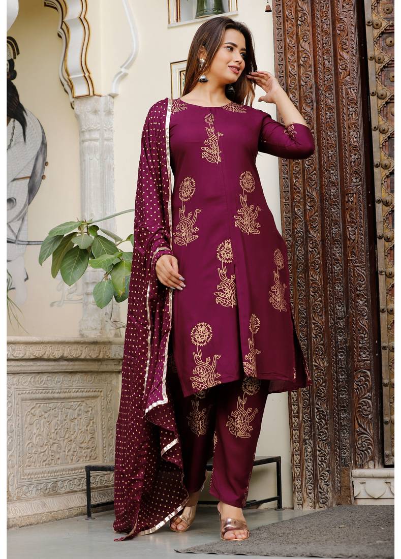 Shri Krishna fabric Jaipuri Gold Printed Kurti With Pant & Dupatta Set