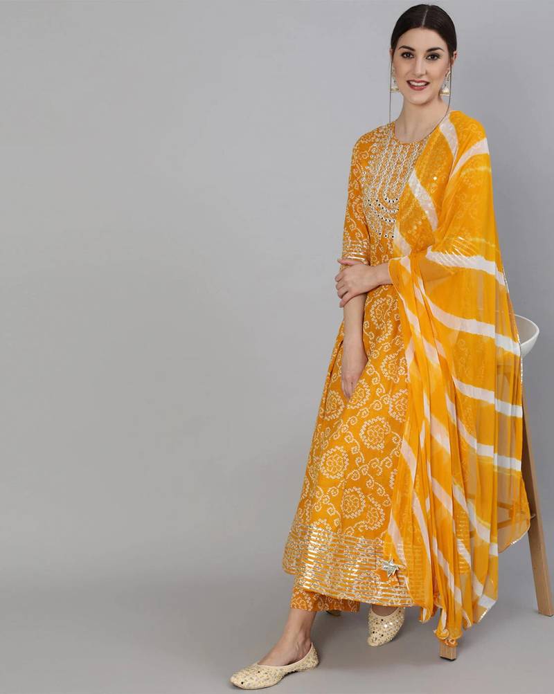 Floral Elegance: Embroidered Kurti Dupatta Set