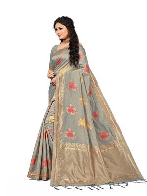 Grey Embroidered Cotton Saree With Blouse 2