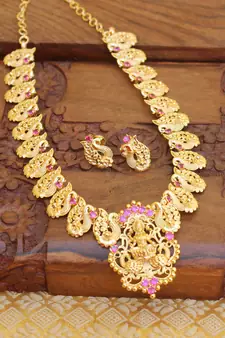 Gold plated temple peacock  necklace set  with screw back earrings