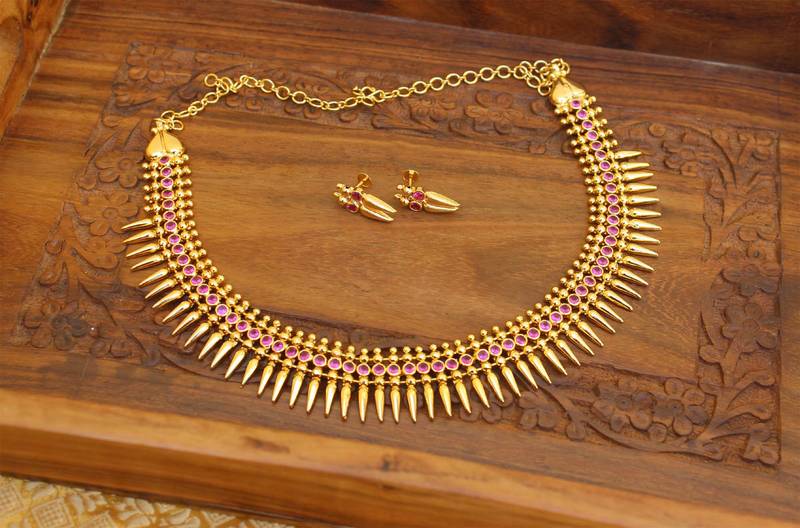 Kerala Traditional Gold plated necklace set with screw back earrings