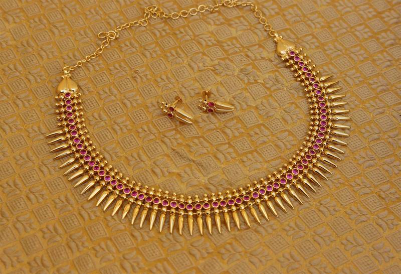 Kerala Traditional Gold plated necklace set with screw back earrings